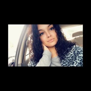 Meet your Posher, Briana